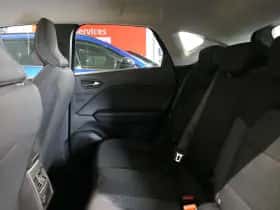 Renault Captur (2022) thumbnail 7