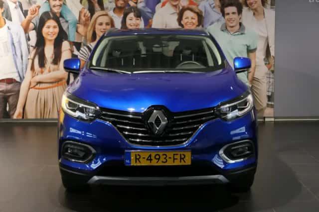 Renault Kadjar (2022) thumbnail 2