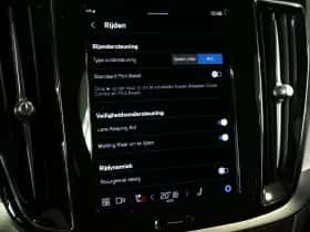 Volvo V60 (2022) thumbnail 45