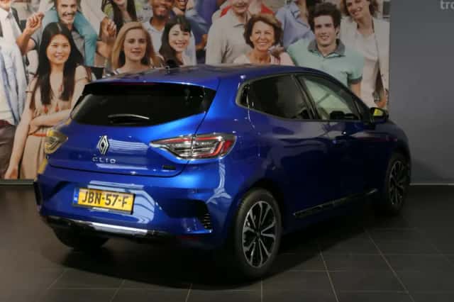 Renault Clio (2025) thumbnail 3