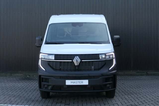 Renault Master (2024) thumbnail 2