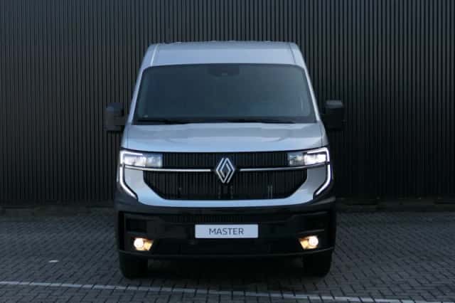 Renault Master (2024) thumbnail 2