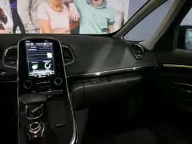 Renault Espace (2019) thumbnail 22