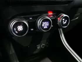 Renault Captur (2021) thumbnail 30