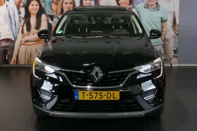 Renault Arkana (2023) thumbnail 2