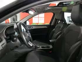 Renault Arkana (2023) thumbnail 26