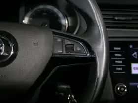 Škoda Octavia (2019) thumbnail 17