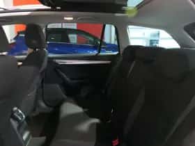 Škoda Octavia (2019) thumbnail 8