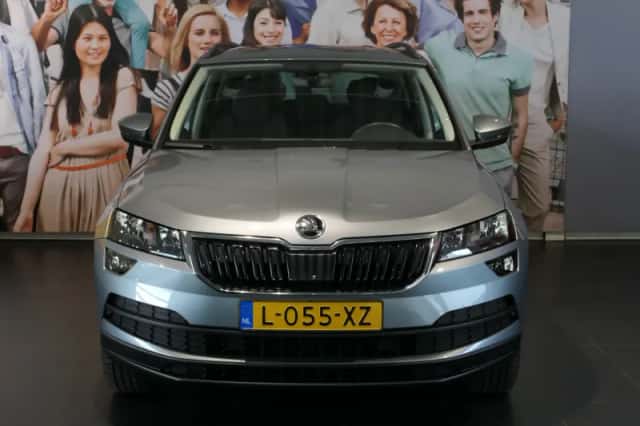 Škoda Karoq (2021) thumbnail 2