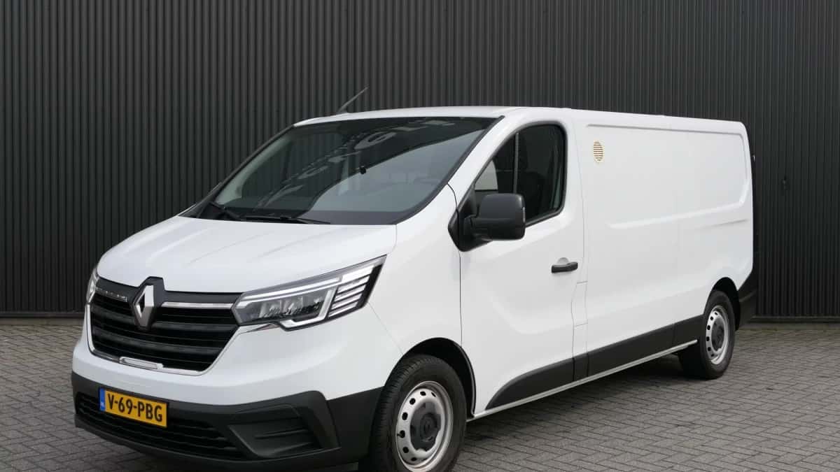 Renault Trafic (2022) — foto 1