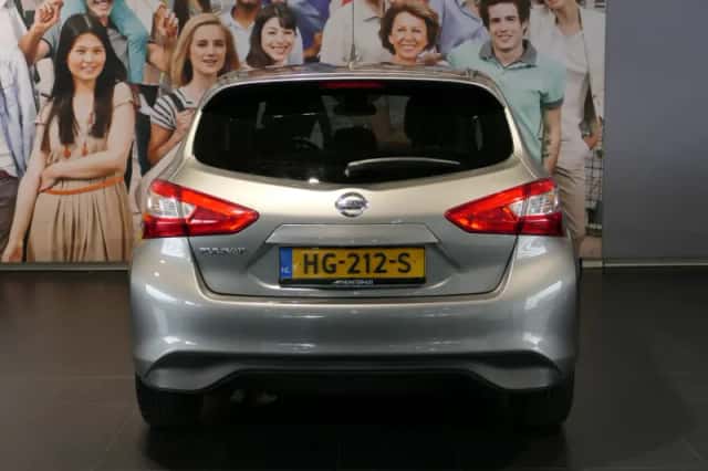 Nissan Pulsar (2015) thumbnail 4