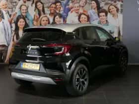 Renault Captur (2022) thumbnail 3