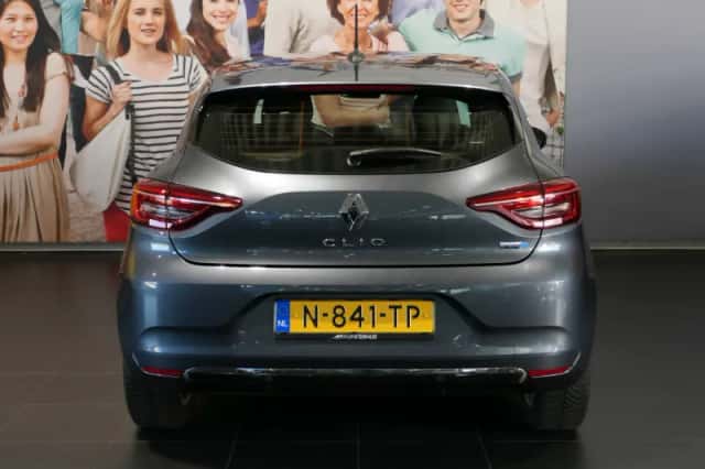 Renault Clio (2022) thumbnail 4