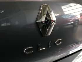 Renault Clio (2022) thumbnail 5