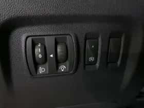 Renault Captur (2016) thumbnail 25