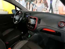 Renault Captur (2016) thumbnail 42