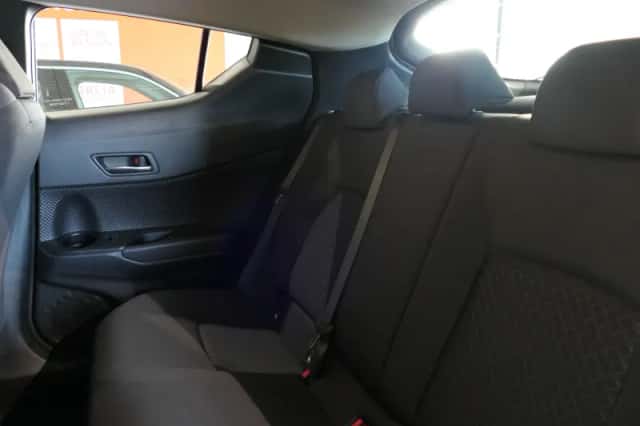 Toyota C-HR (2022) thumbnail 6