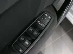 Renault Mégane (2018) thumbnail 25
