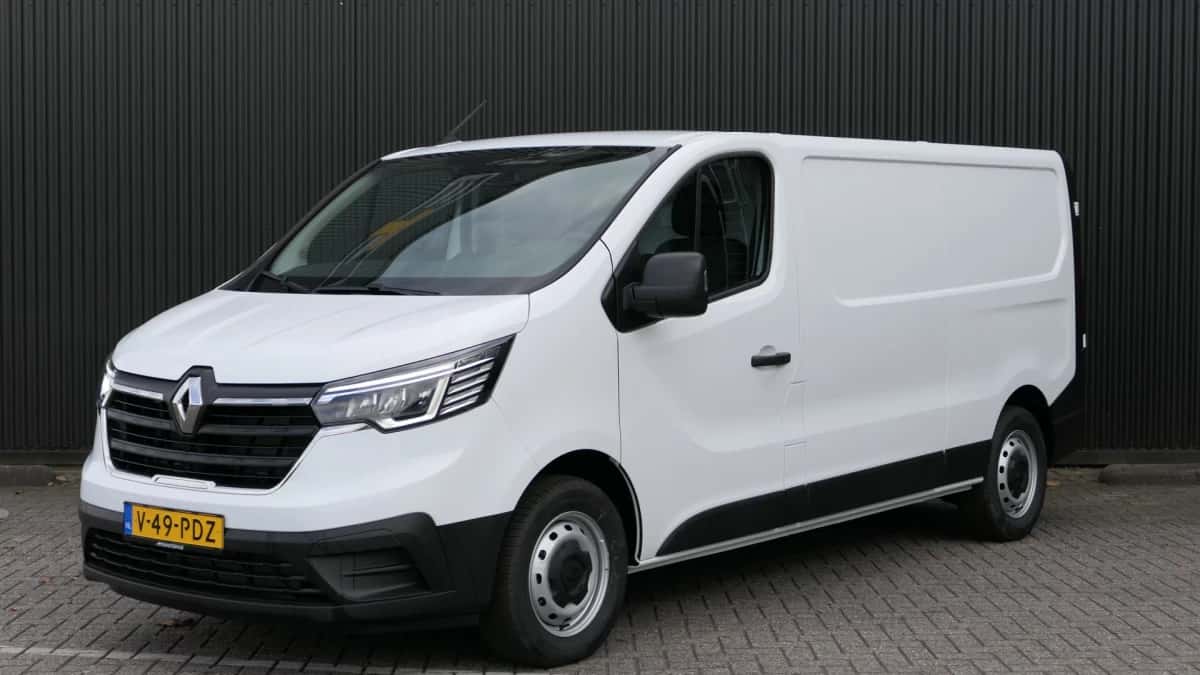 Renault Trafic (2023) — foto 1
