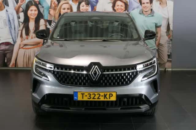 Renault Austral (2023) thumbnail 2