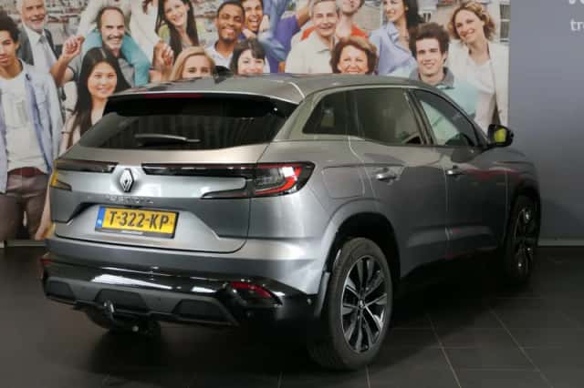 Renault Austral (2023) thumbnail 3