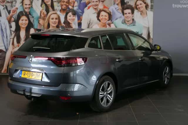 Renault Mégane (2022) thumbnail 3