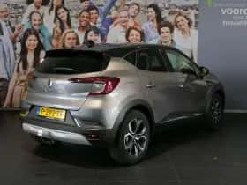Renault Captur (2022) thumbnail 3