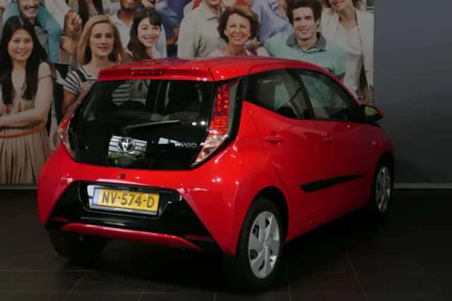 Toyota Aygo (2017) thumbnail 3