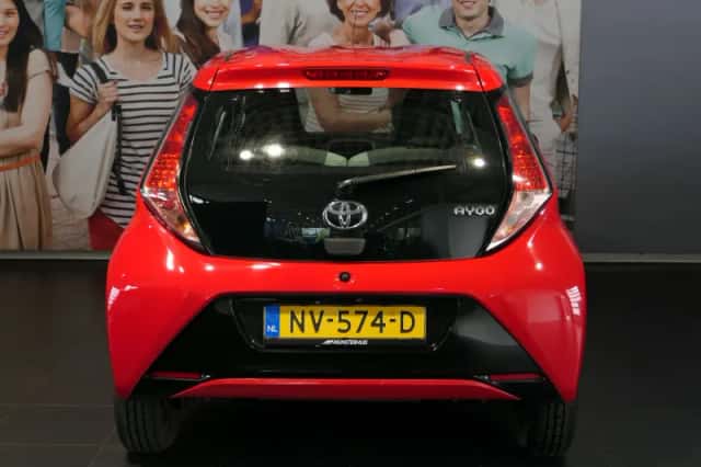 Toyota Aygo (2017) thumbnail 4