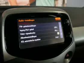 Toyota Aygo (2017) thumbnail 36