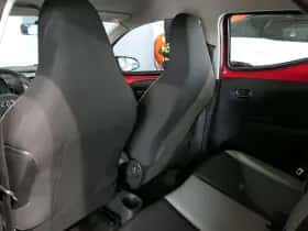 Toyota Aygo (2017) thumbnail 7