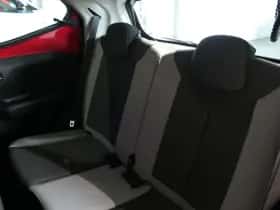 Toyota Aygo (2017) thumbnail 9