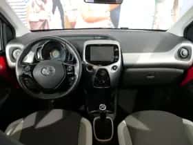 Toyota Aygo (2017) thumbnail 10