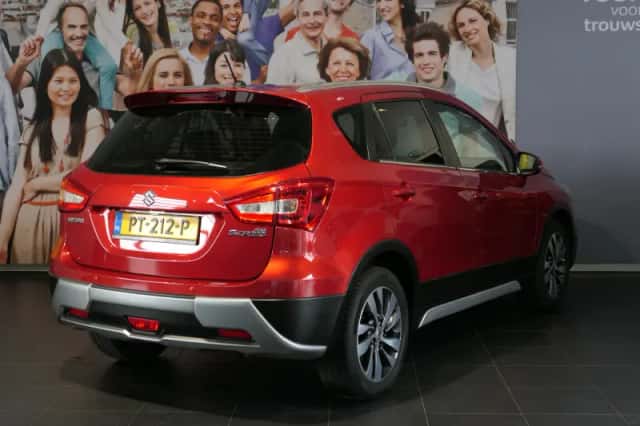 Suzuki S-Cross (2017) thumbnail 3