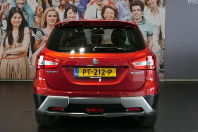 Suzuki S-Cross (2017) thumbnail 4