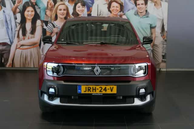 Renault 4 (2025) thumbnail 2