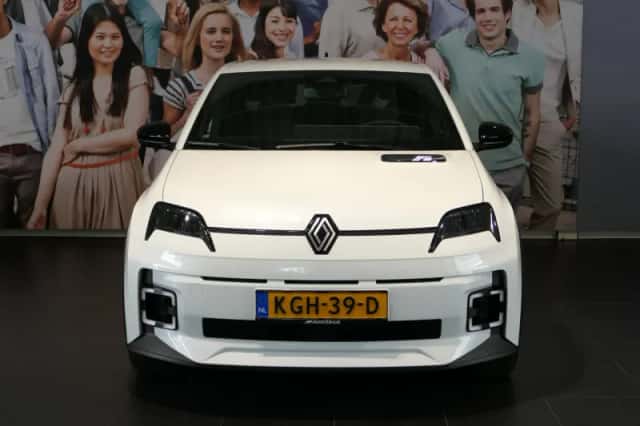 Renault 5 (2026) thumbnail 2