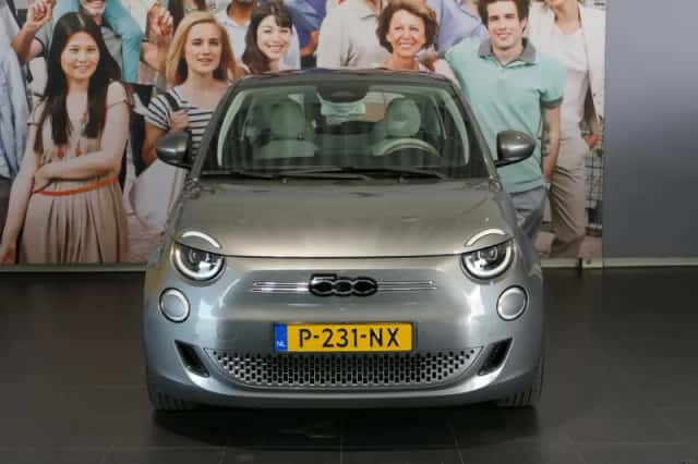 Fiat 500 (2022) thumbnail 2