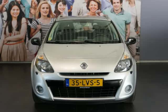 Renault Clio (2010) thumbnail 2