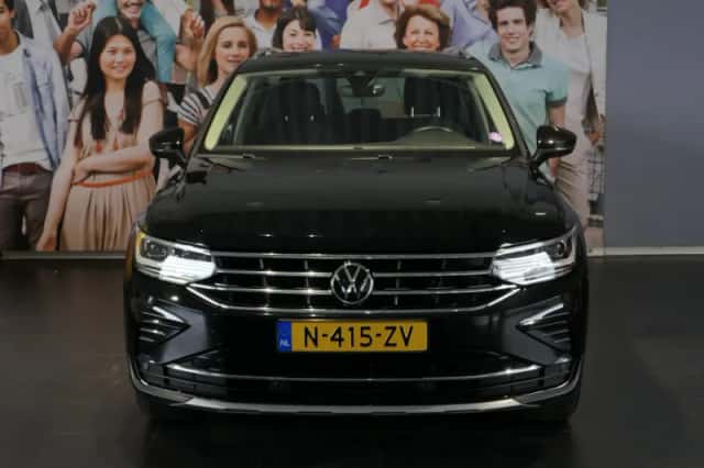 Volkswagen Tiguan (2021) thumbnail 2