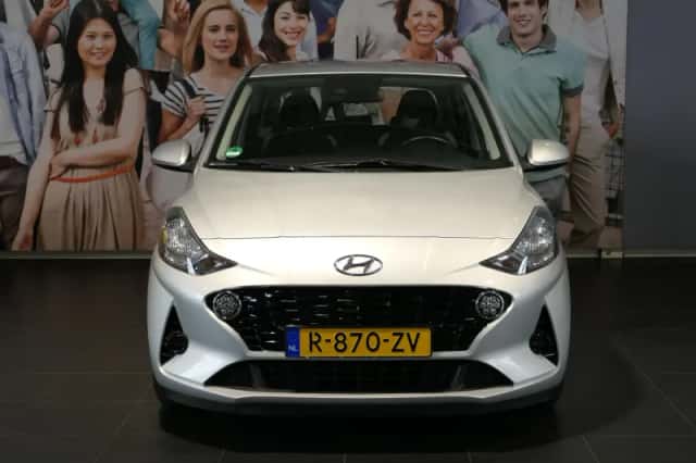 Hyundai i10 (2023) thumbnail 2