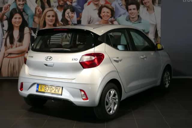 Hyundai i10 (2023) thumbnail 3
