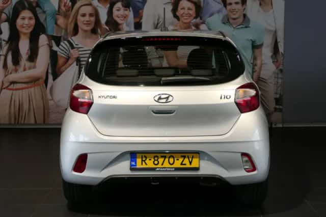 Hyundai i10 (2023) thumbnail 4
