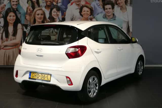 Hyundai i10 (2024) thumbnail 3