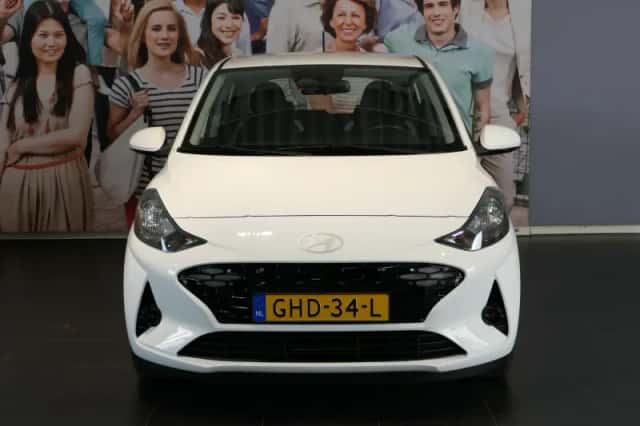 Hyundai i10 (2024) thumbnail 2
