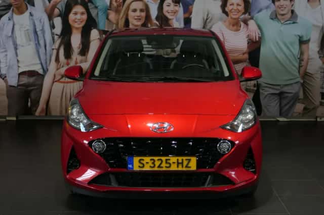 Hyundai i10 (2023) thumbnail 2