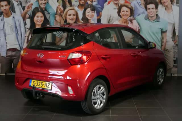 Hyundai i10 (2023) thumbnail 3