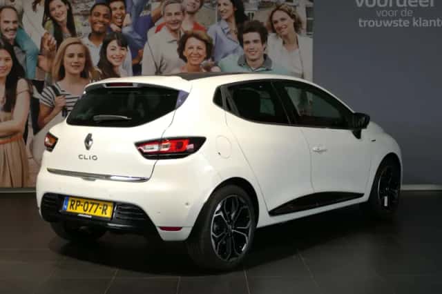 Renault Clio (2018) thumbnail 3