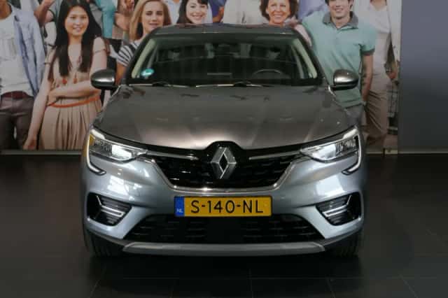 Renault Arkana (2023) thumbnail 2