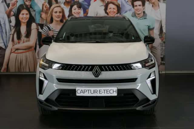 Renault Captur (2025) thumbnail 2